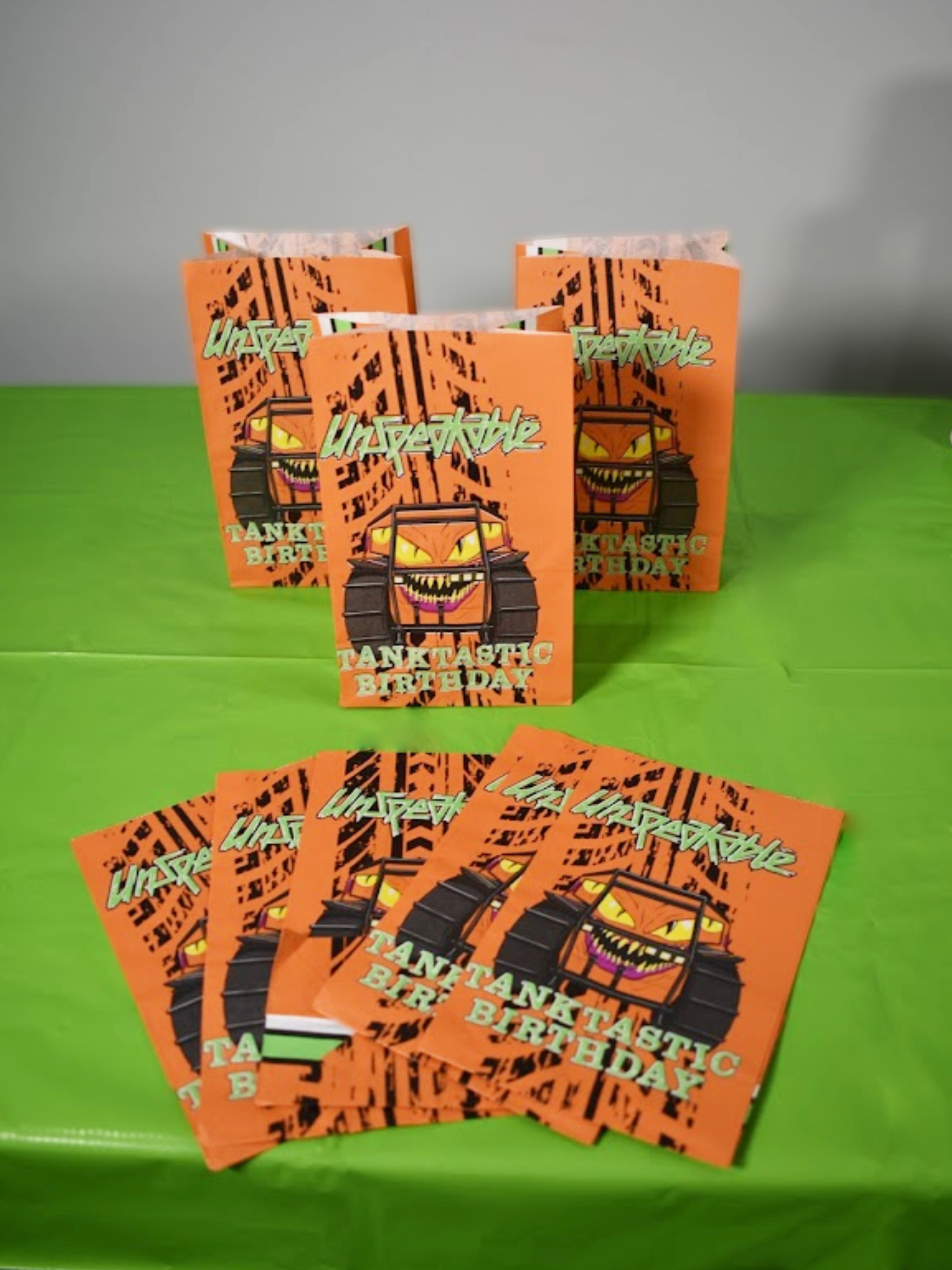 UNSPEAKABLE PARTY 115PIECE UNSPEAKABLE PARTY PACK Unspeakable